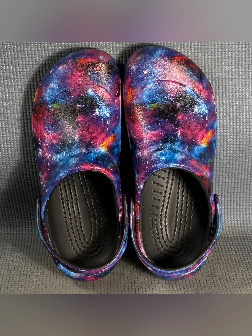 Crocs Bistro Graphic Slip Resistant Work Clogs Galaxy Print Men Sz 9 Women Sz 11
